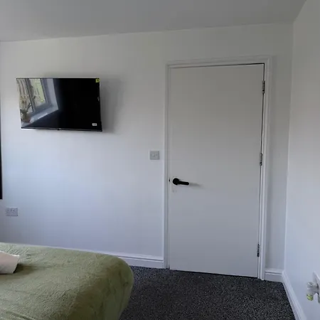 Stunning Near Shopping And Centres Leeds (West Yorkshire)