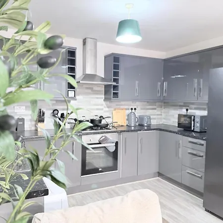 Homestay Stunning Near Shopping And Centres