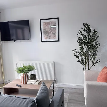 Stunning Near Shopping And Centres * Leeds (West Yorkshire)