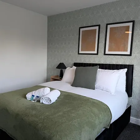 Stunning Near Shopping And Centres * Leeds (West Yorkshire)