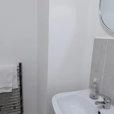 Stunning Near Shopping And Centres Homestay *