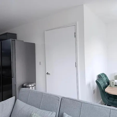 Homestay Stunning Near Shopping And Centres *